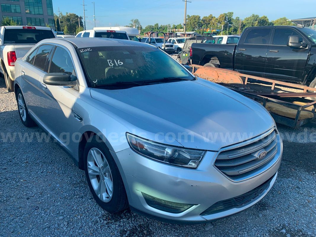 2016 Ford Taurus