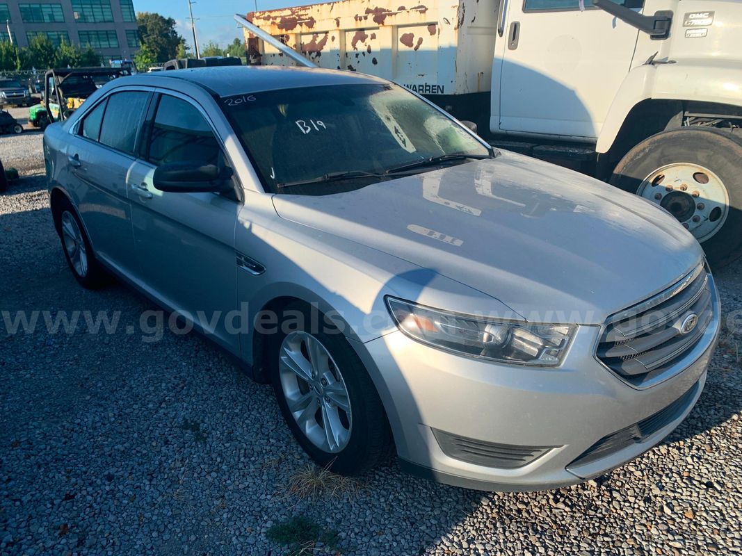 2016 Ford Taurus