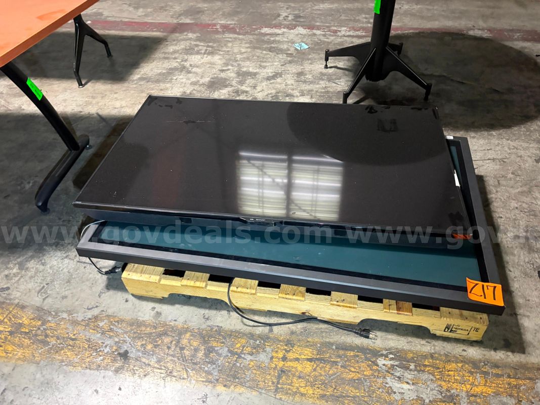 Television/Display (2 pcs)