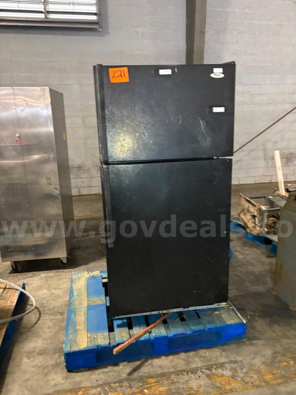 Refrigerator