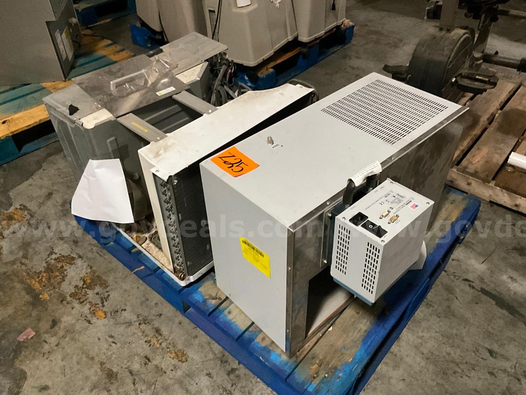 Lab Equipment (2 pcs)