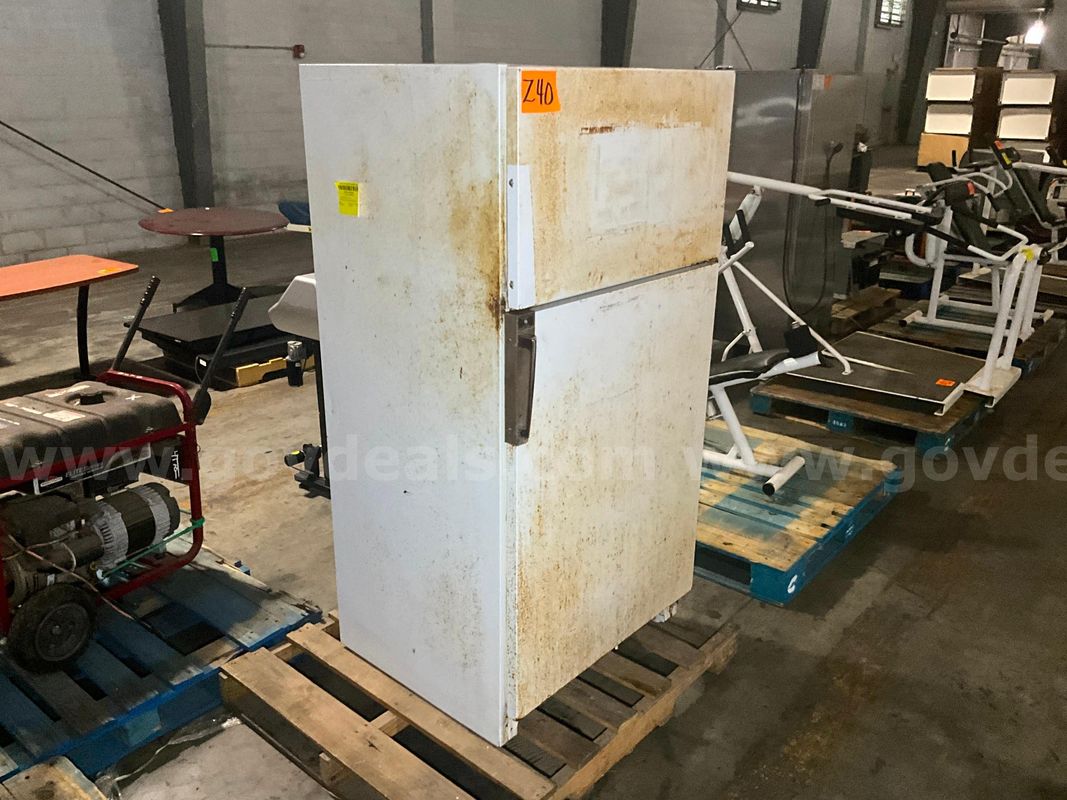 Refrigerator