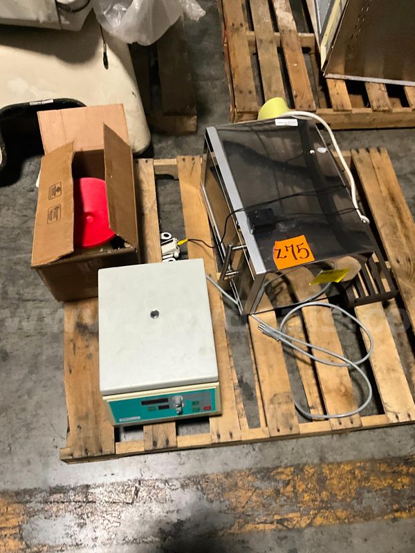 Lab Equipment (2 pcs)