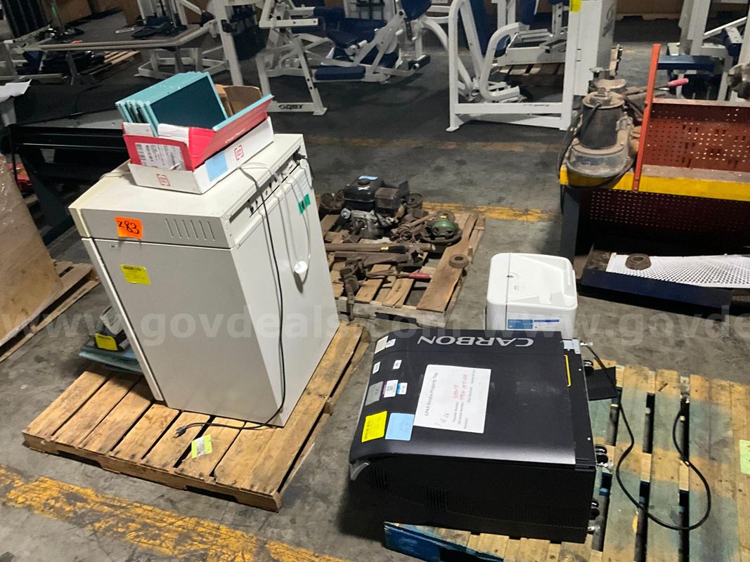 Lab Equipment (2 pallets)