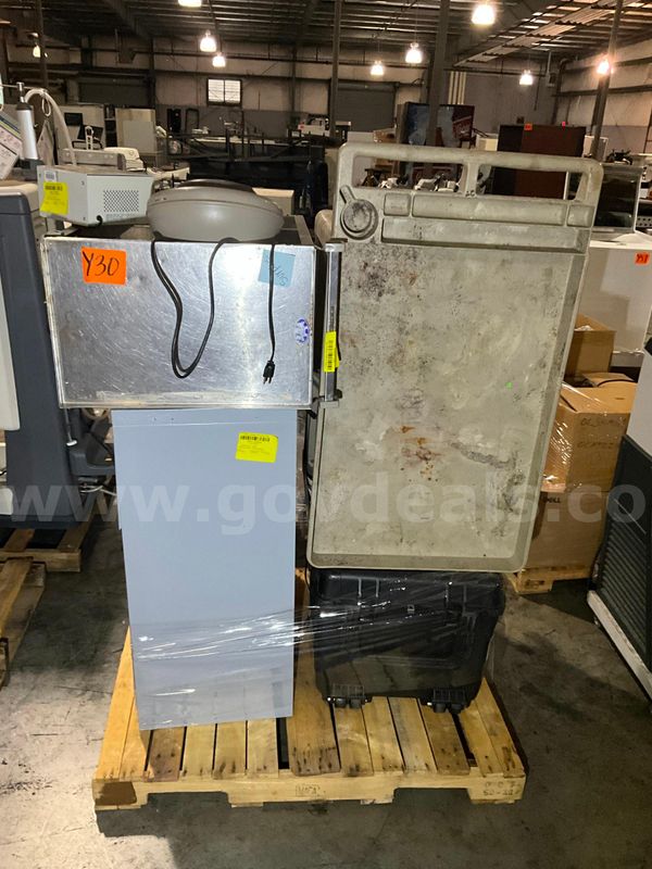Lab Equipment (11 pcs)
