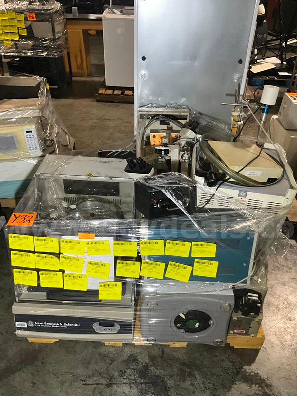 Lab Equipment (18 pcs)