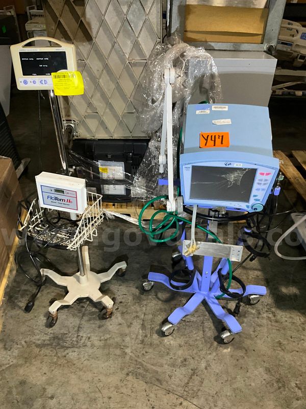 Medical Monitors (2 pcs)