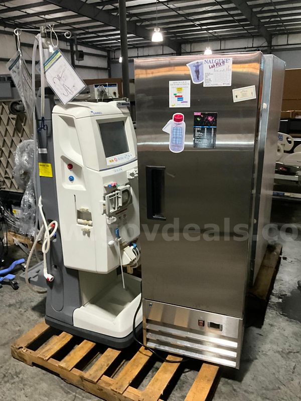 Medical Equipment (2 pcs)