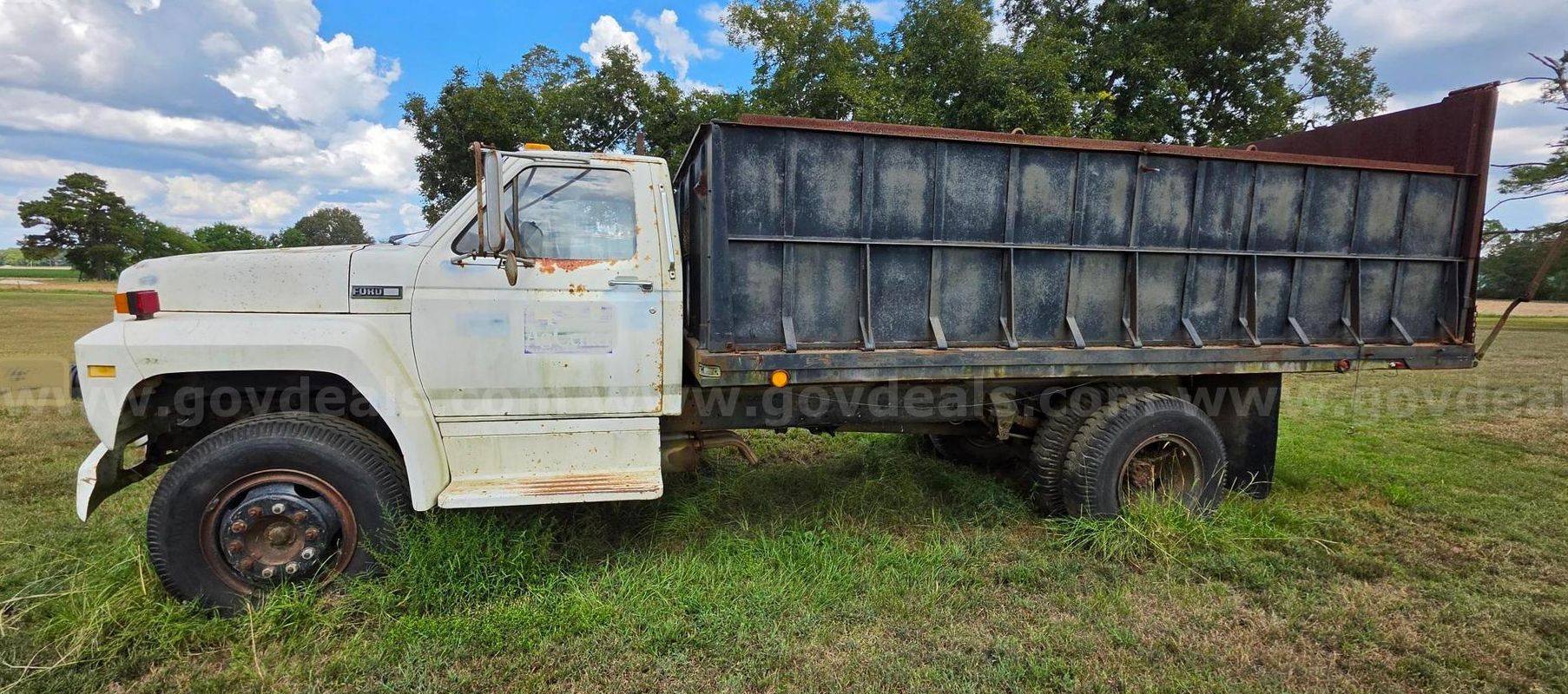 1984 Ford F700
