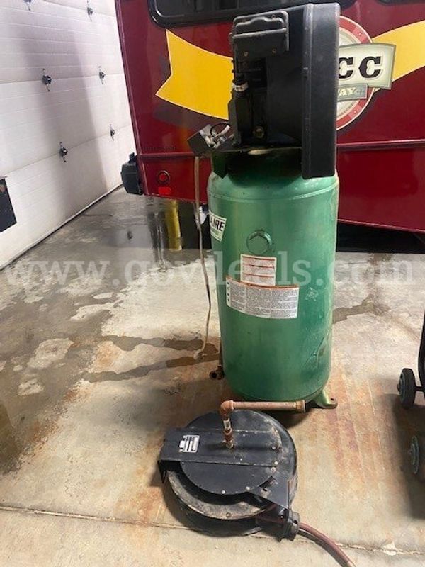 Speedaire Cast Iron Series Stationary Air Compressor