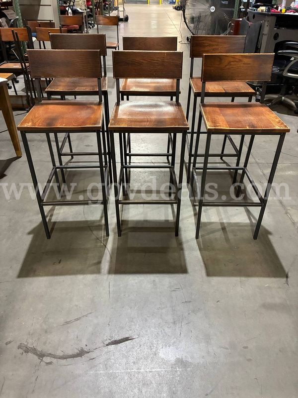 Table & Chairs