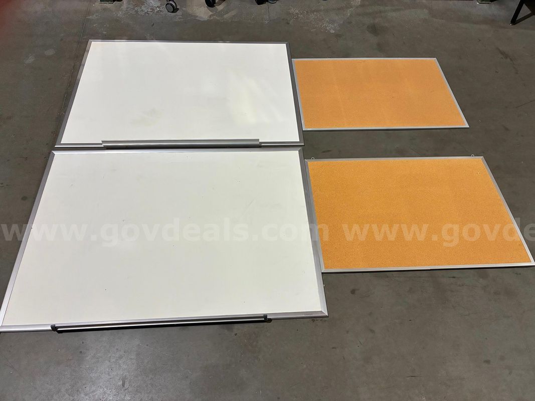 Corkboards & Whiteboards (1 of 7)