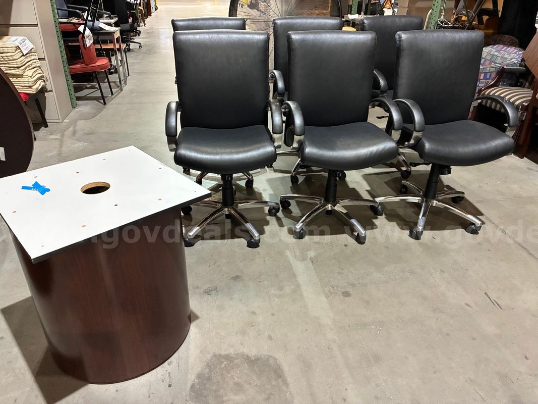 Table & Chairs