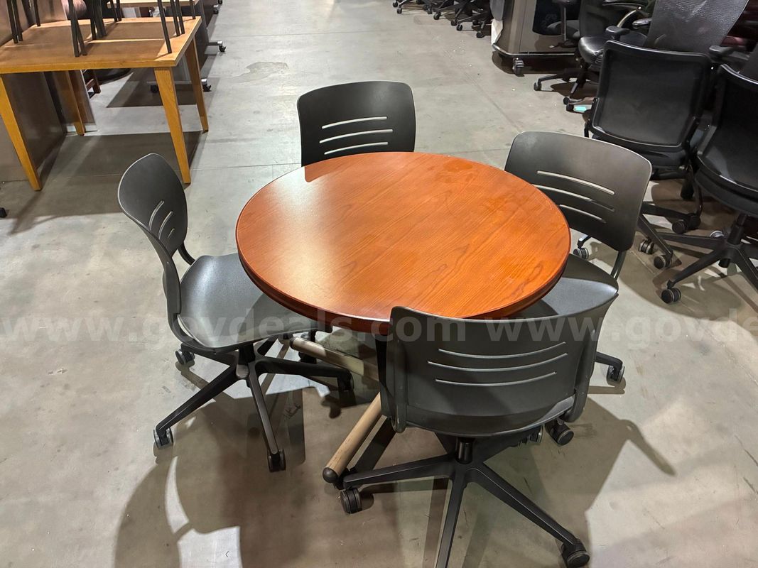 Table & Chairs