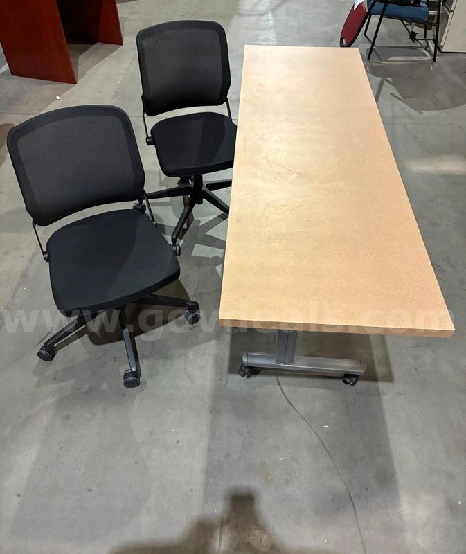 Table & Chairs