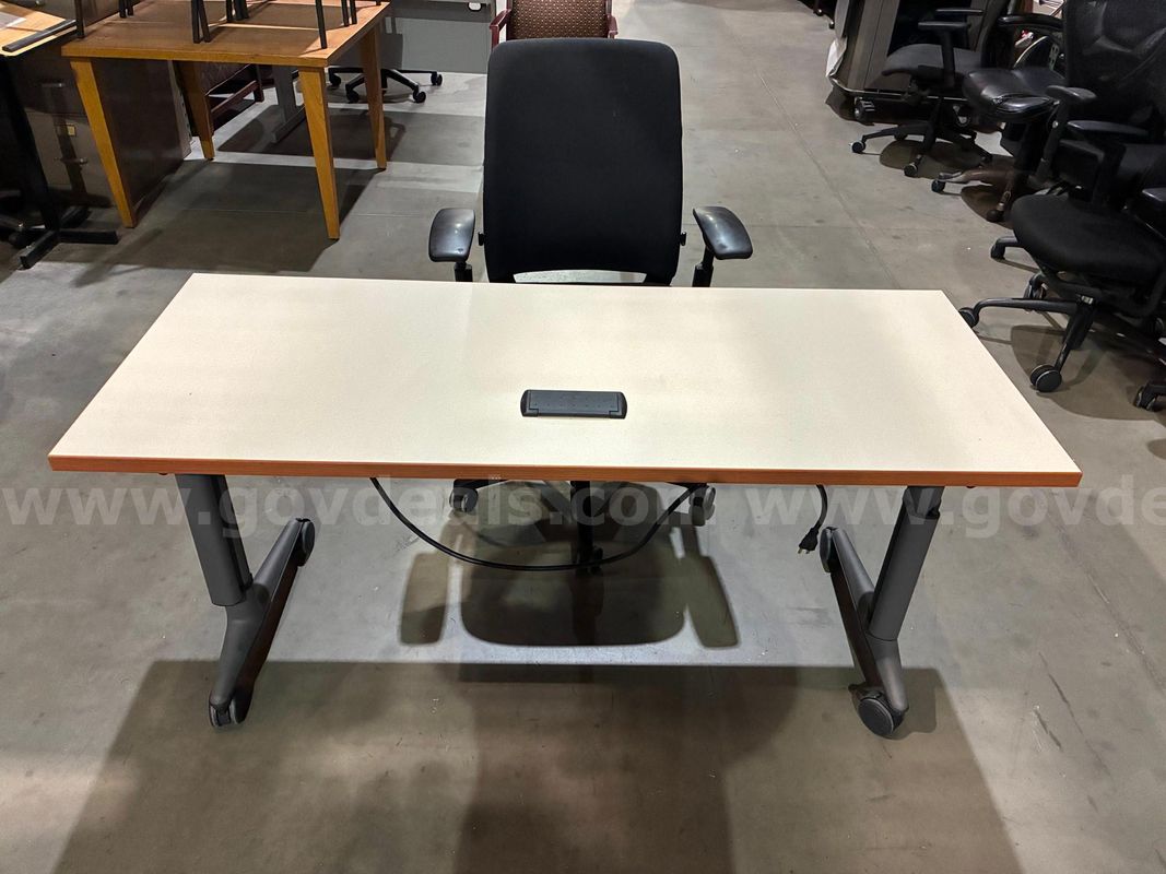 Table & Chair