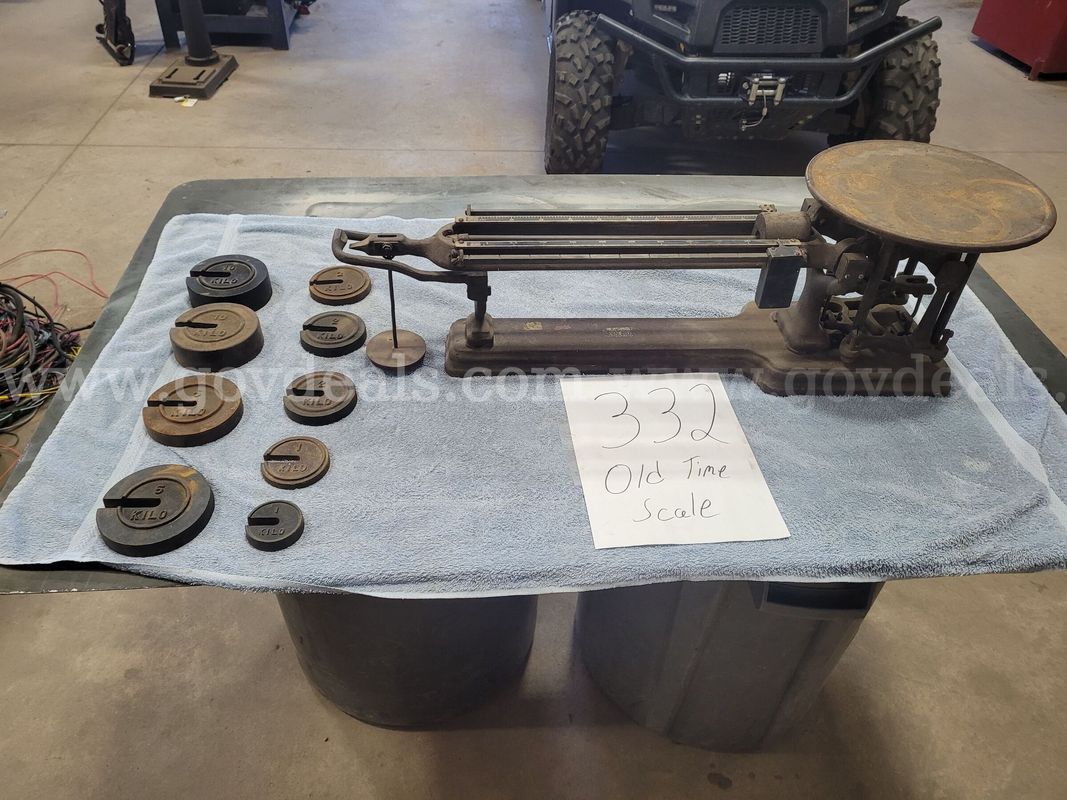Vintage Mechanical Balance Scale with Metric Weights