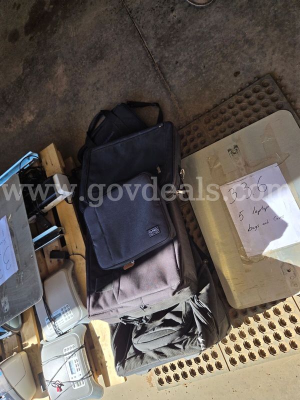Lot of (6) Laptop Bags / Case