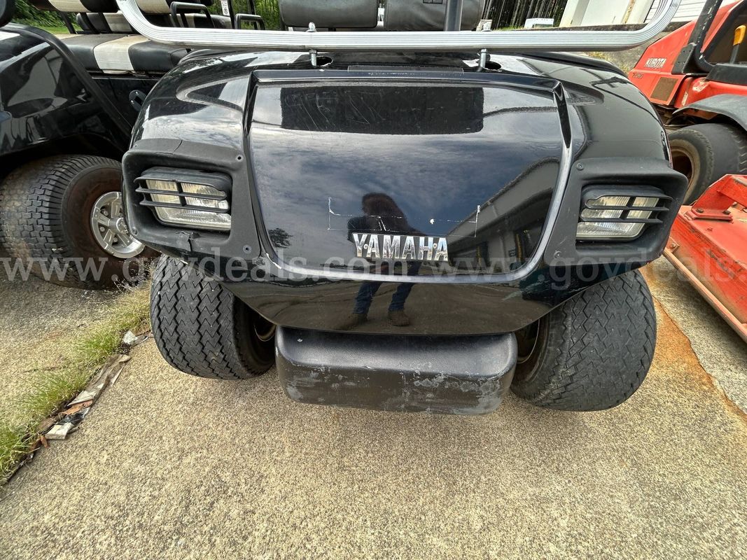 Yamaha Golf Cart (Silver Top)