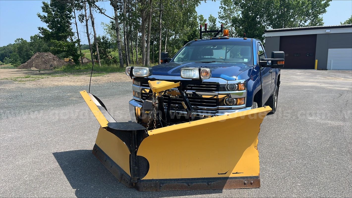 2018 Chevrolet Silverado 3500HD With Fisher XV2 Plow, V blade
