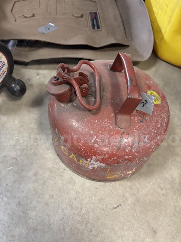 2 gallon metal gas can