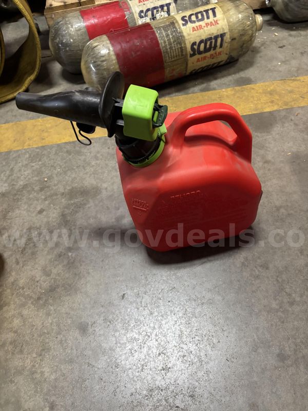3 gallon plastic gas can