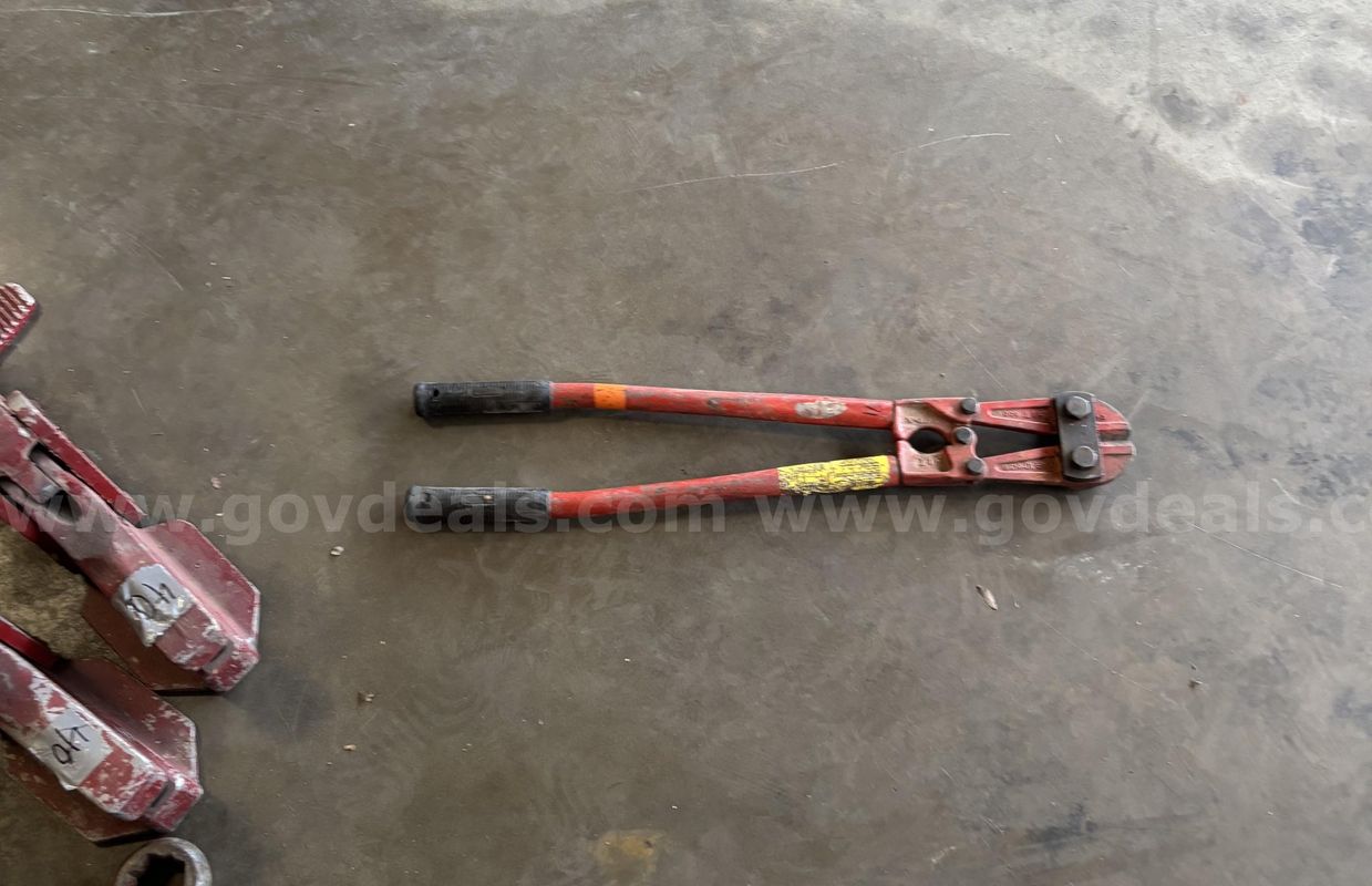 bolt cutters