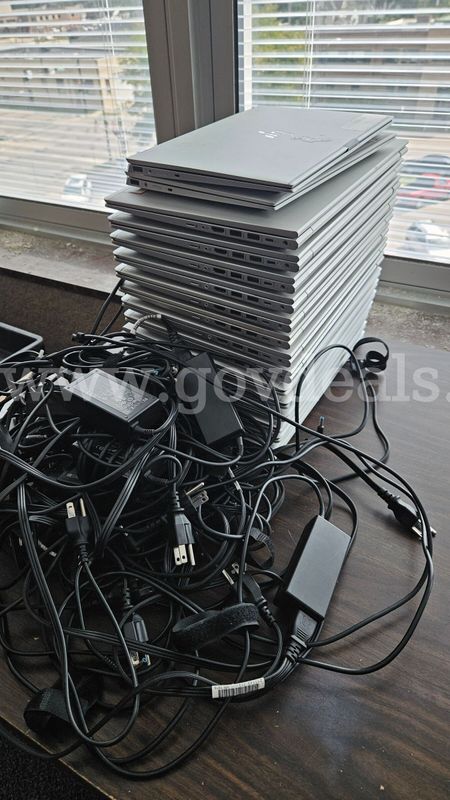 1 LOT - 17 LAPTOPS