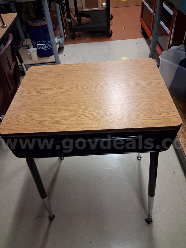 Student Desks - 35 units