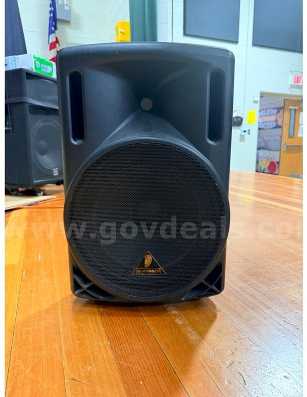Behringer 2 Way PA Speaker System with Woofer