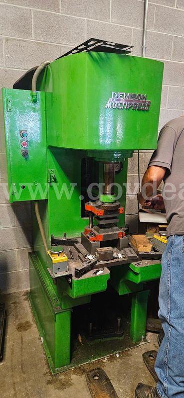 Denison HydrOILics 10 ton Multipress