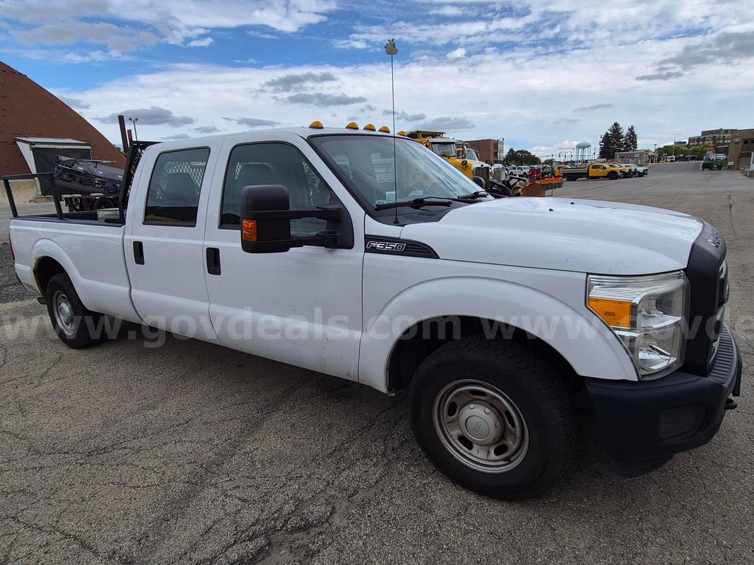 2015 Ford F-350 SD XL Crew Cab Long Bed 2WD
