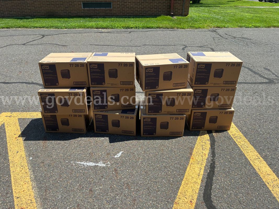 Lot of 12 Tork Wall Paper Towel Dispensers