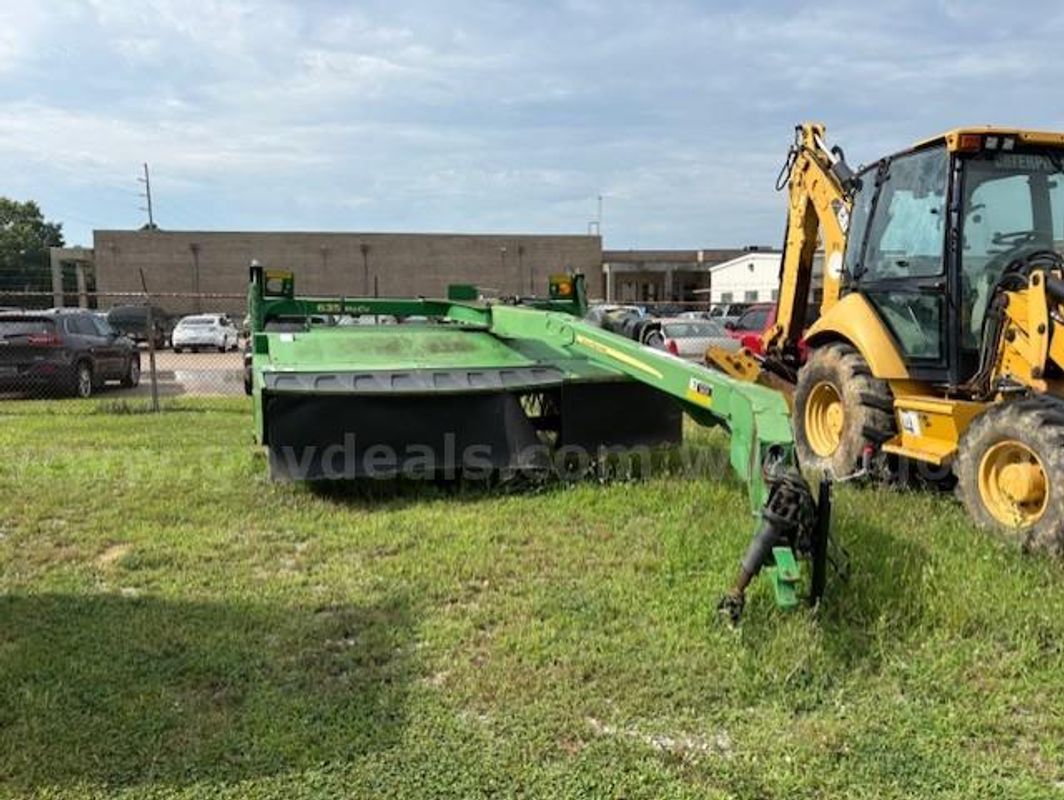 John Deere 635 Moco Cutter
