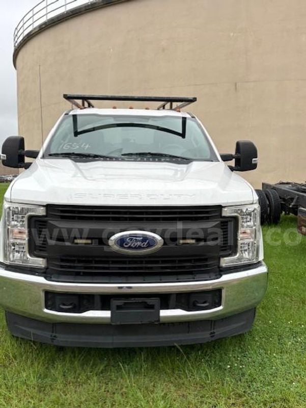 Ford F-250 SRW 4WD Crew Cab WT