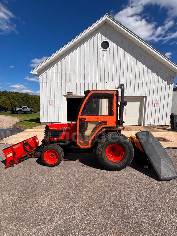 Kubota B7800 Tractor with Snowplow, Snowblower & Salt Spreader