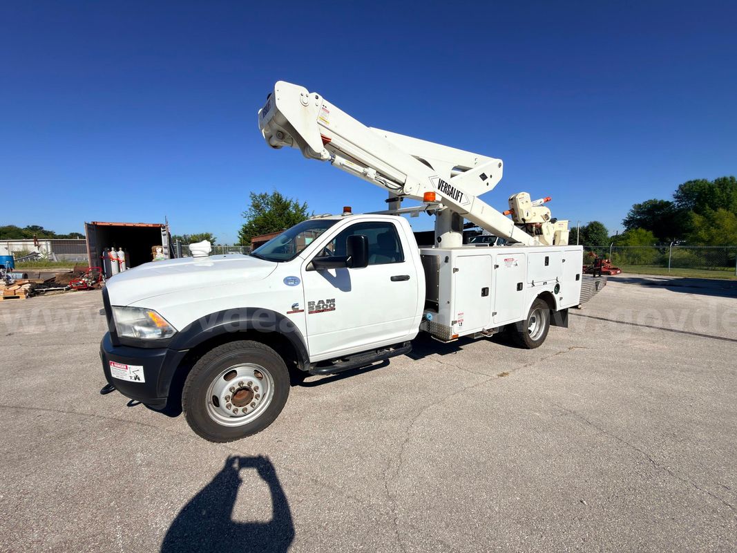 2015 RAM 5500 4x4 Versalift Bucket / Utility Truck