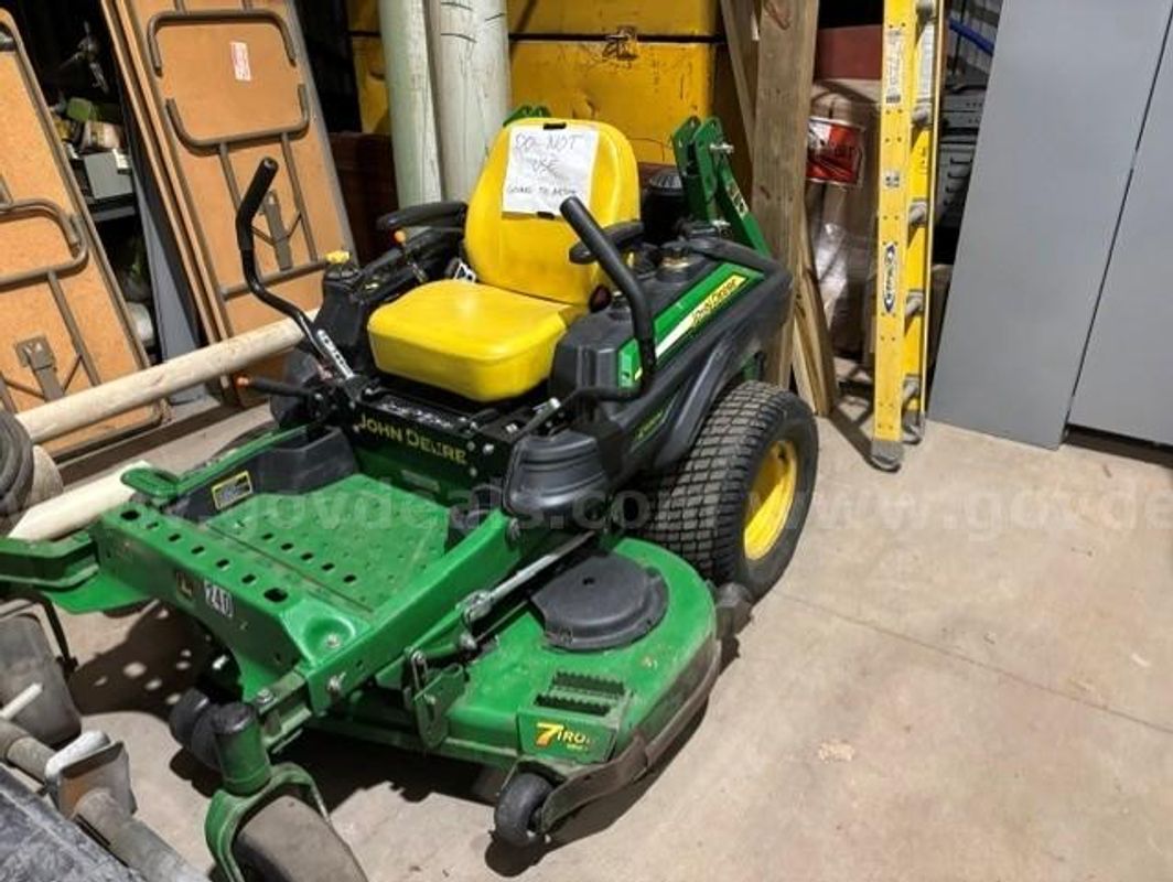 John Deere Z930M Zero Turn Mower