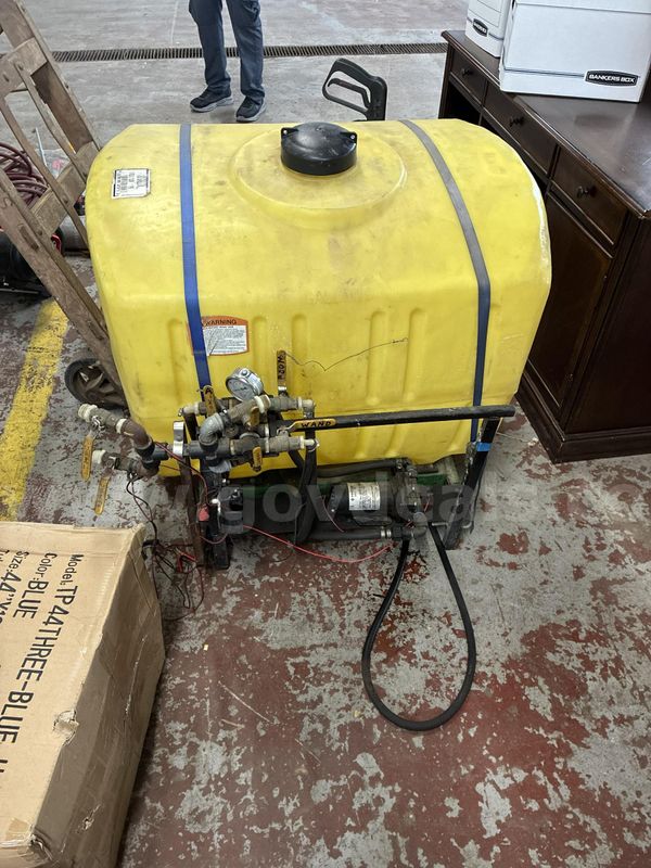 100 Gallon Sprayer/Holding Tank 4' Fixed Fan with Wand