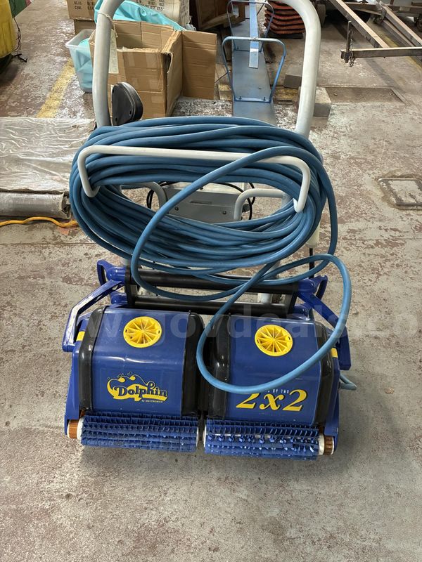 Pool Cleaner (Wire Pulled Out)