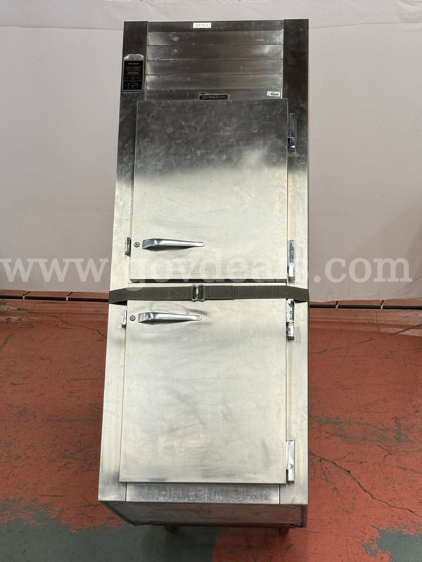 Traulsen 2-Door Commercial Freezer with Shelfs (W) 30" x (Depth) 32" x (H) 83.5" (Untested, Missing Plug & Keys)