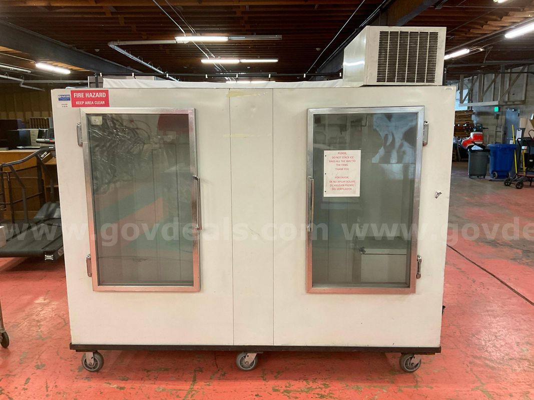 Polar Temp 85 Series Storage and Display Ice Freezer On Rolling Cart, Powers On, Size 94" x 42" x 87"