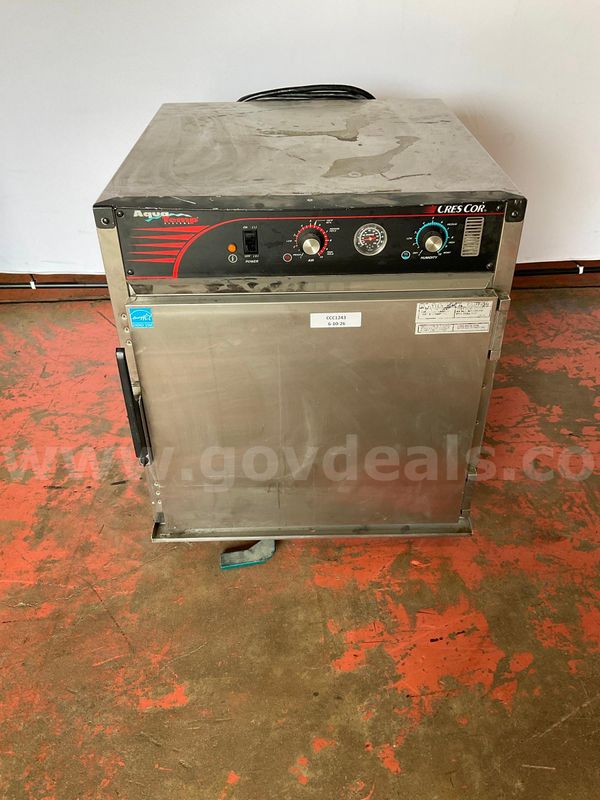 Cres Cor Commercial Rolling Undercounter Heated Holding Cabinet Model H137WSUA5C, Powers On, Size 28" x 32" x 32"