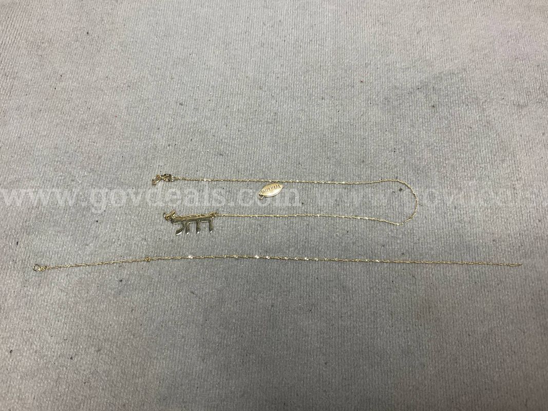 Gold Necklace with Charm, Total Length 18.5", Weight 1.49g (Chain Broken in Several Places)
