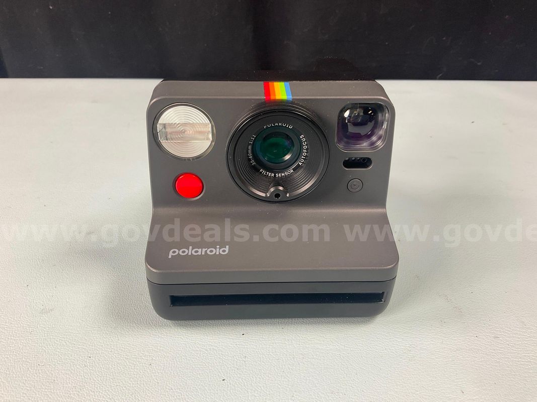 Polaroid Instant Film Camera, Model: Polaroid Now GEN 3, Powers On