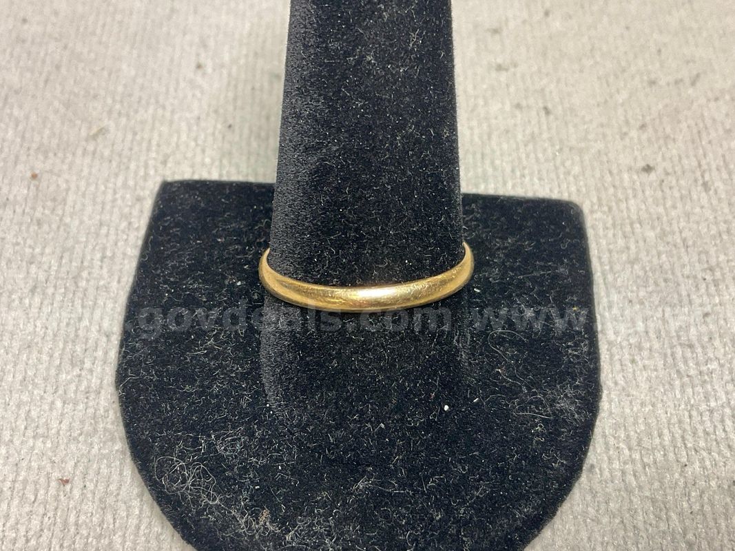 Gold Ring, 2.06 Grams, Size 11.5