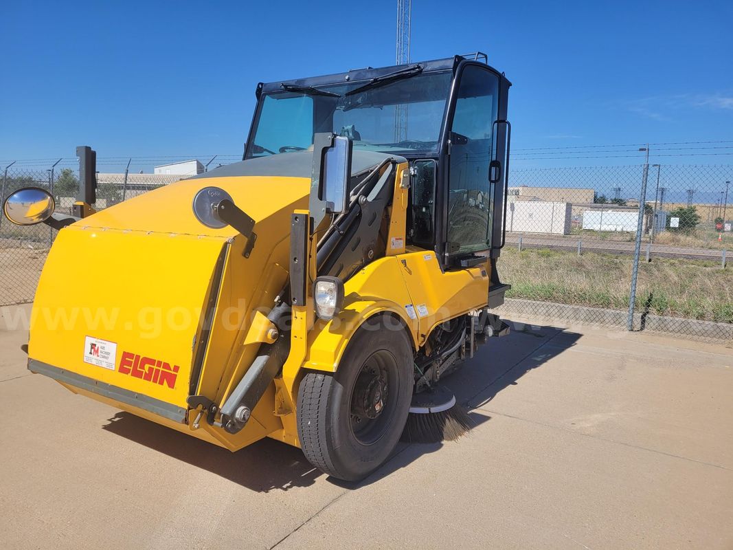2013 Elgin Pelican NP Street Sweeper