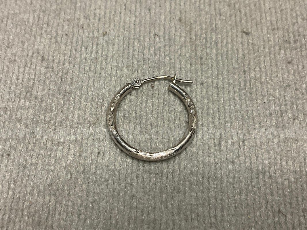 Gold Earring, Weight .49g