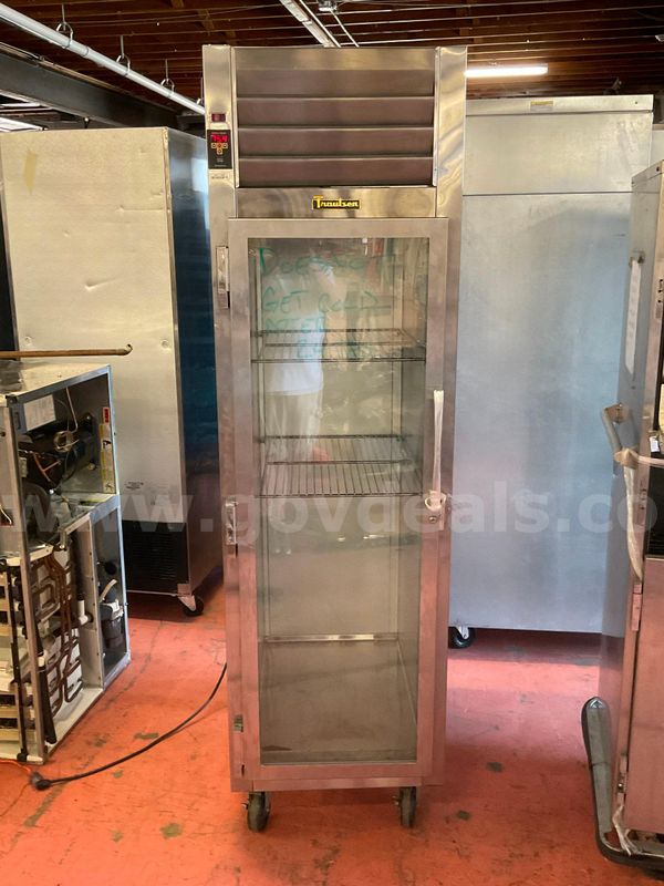 Traulsen 24", Single-Section Reach-In Refrigerator, Model AHT132DUT-FHG, Powers On (Damaged Trim)