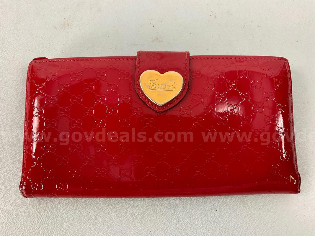 Gucci Lovely Heart Continental Wallet (Worn Edges)